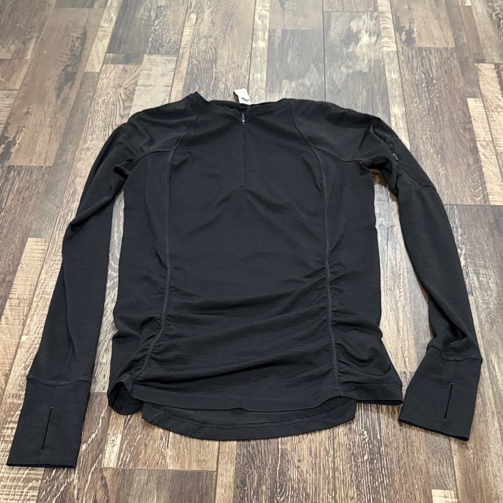 Athleta Black Long-Sleeve Performance Tee